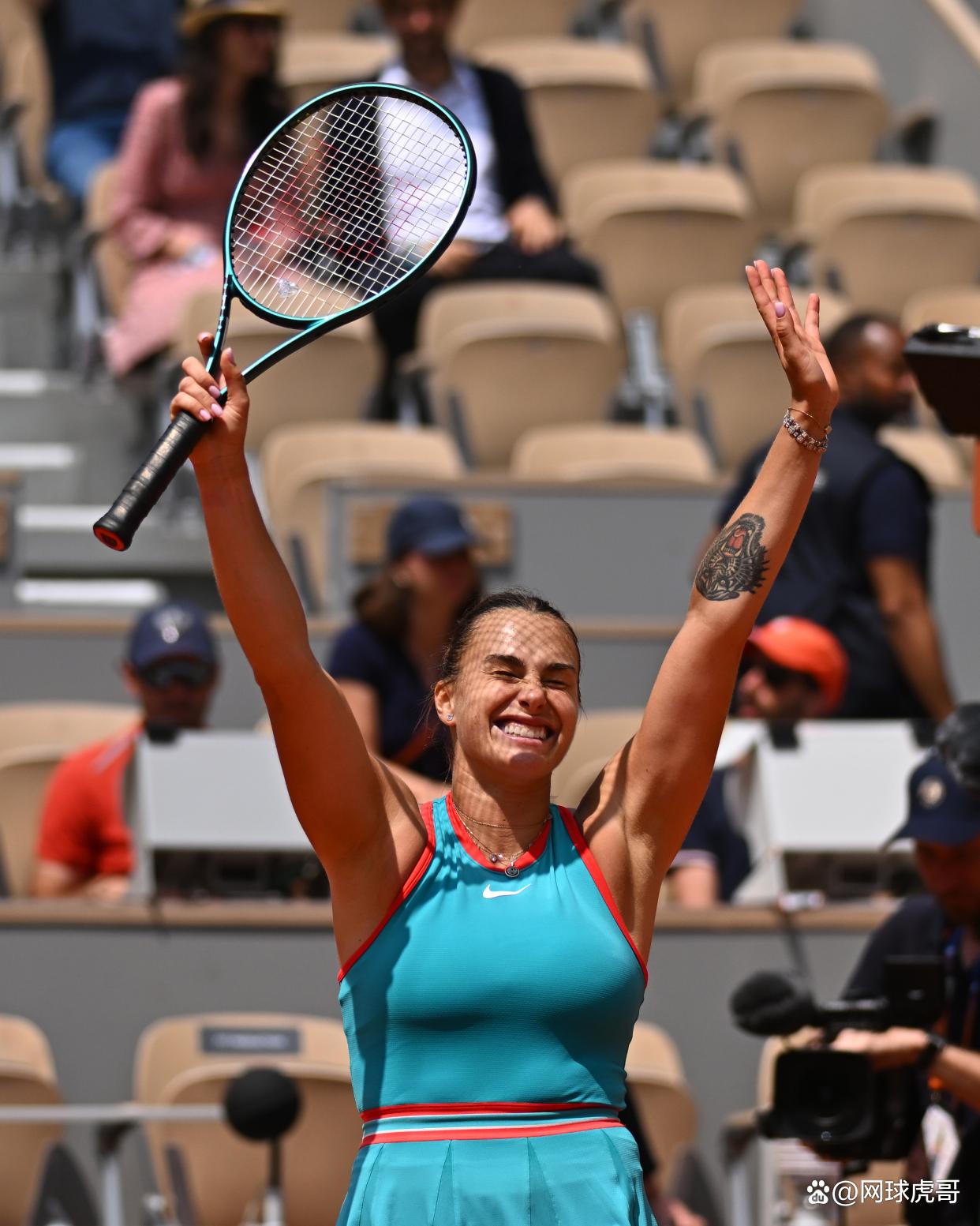 的发挥笑到 的发挥笑到