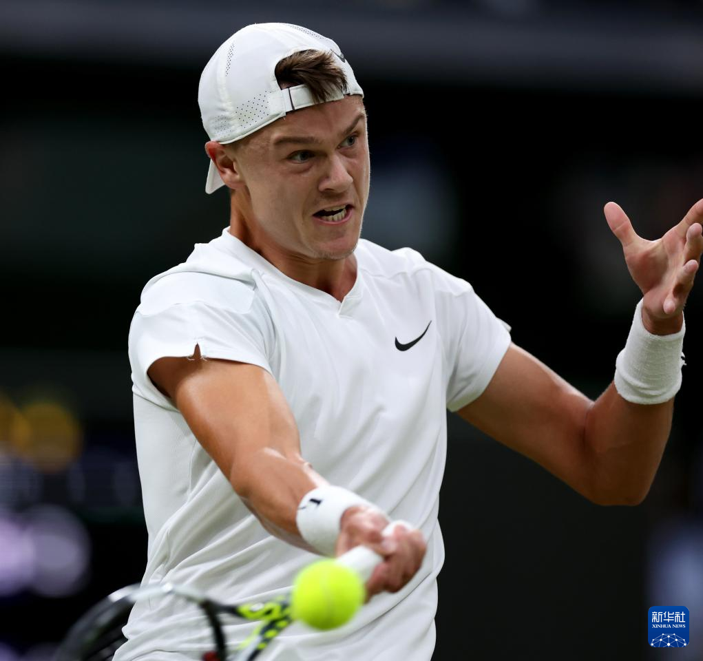 解说团队以 解说团队以